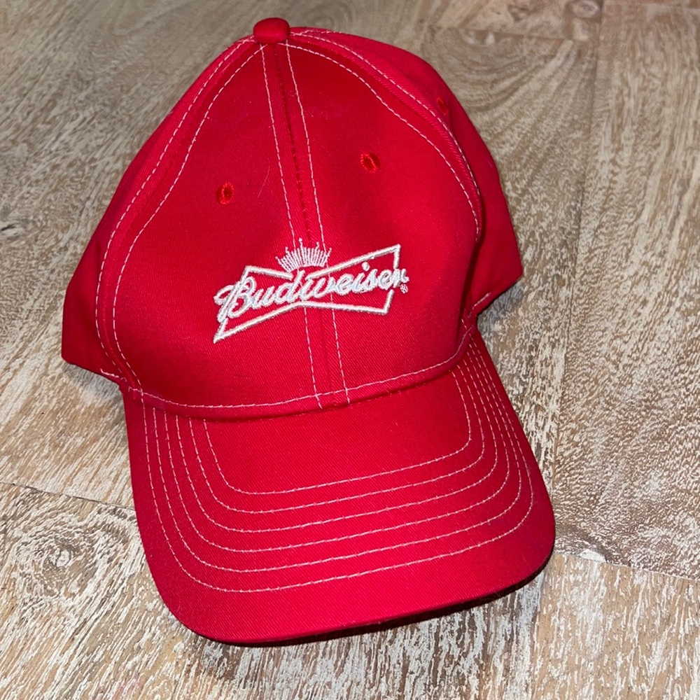 Budweiser King of Beers red and white SnapBack baseball hat - Picture 1 of 3